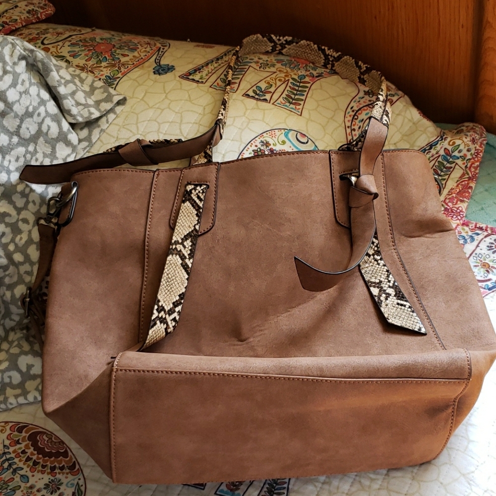 Simply Noelle Bucket purse
